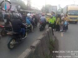 Polsek Cikupa Laksanakan Pengaturan Lalu Lintas Pagi, Wujudkan Kamseltibcar di Jalur Padat