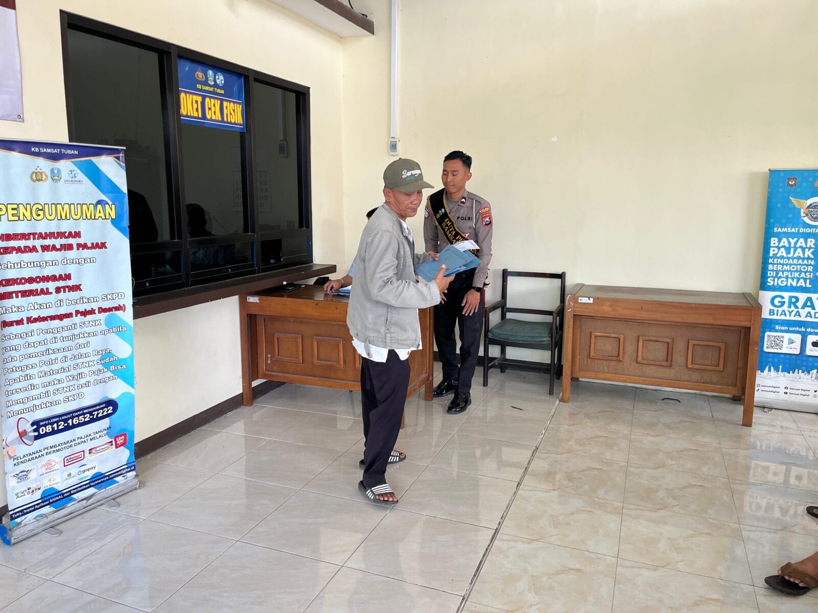 Polantas Tuban Menyapa Bikin Warga Kaget, SIM–STNK–BPKB Dilayani di Jalan Tuban