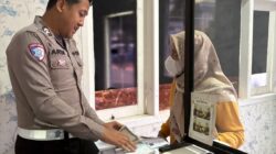 Saat Warga Tuban Bingung Urus SIM, STNK, BPKB, Program Polantas Tuban Menyapa Hadir Menjawab