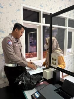 Saat Warga Tuban Bingung Urus SIM, STNK, BPKB, Program Polantas Tuban Menyapa Hadir Menjawab