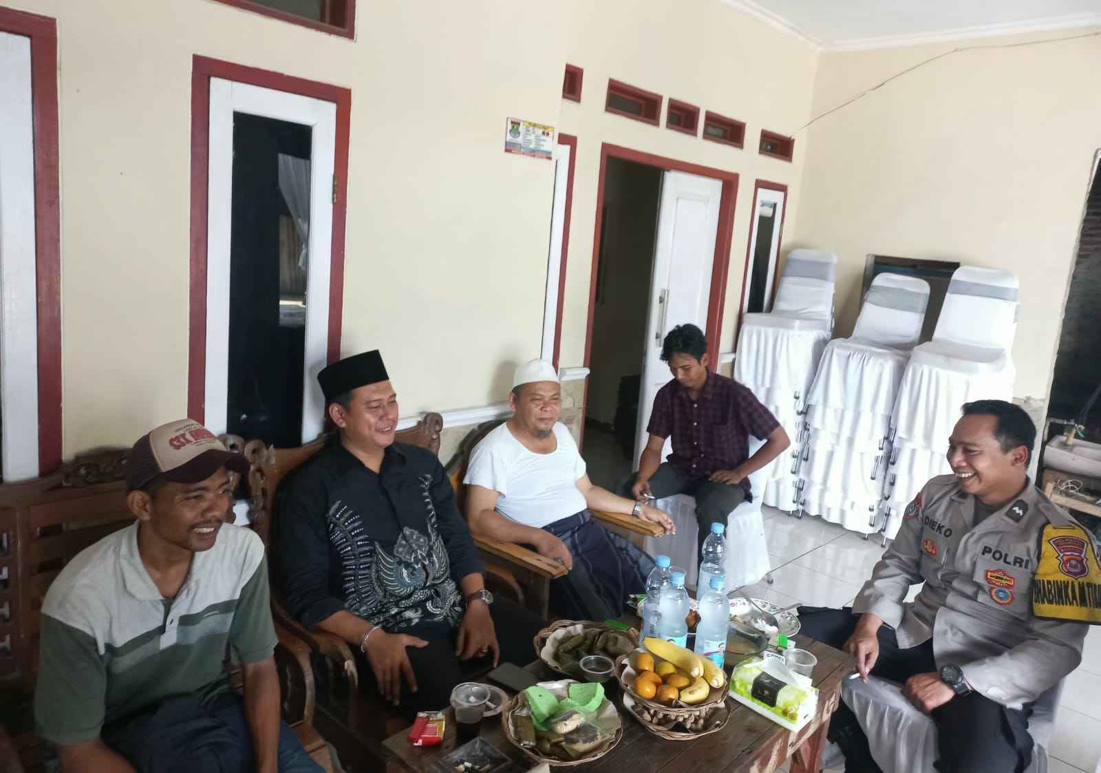 Bhabinkamtibmas Desa Pasir Gadung Jalankan Program Poliran, Dorong Warga Tetap Produktif