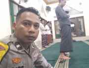 Aipda Dieko Aldillah Laksanakan Subuh Keliling Bersama Jamaah Masjid Hubul Waton