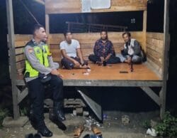 Aipda Ilyas Aktif Laksanakan Satkamling Bersama Warga Kelurahan Sukamulya Warga