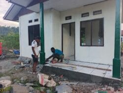 Satu Unit RTLH TMMD Ke-128 Kodim 1801/Manokwari Selesai Dipasang Keramik Lantai