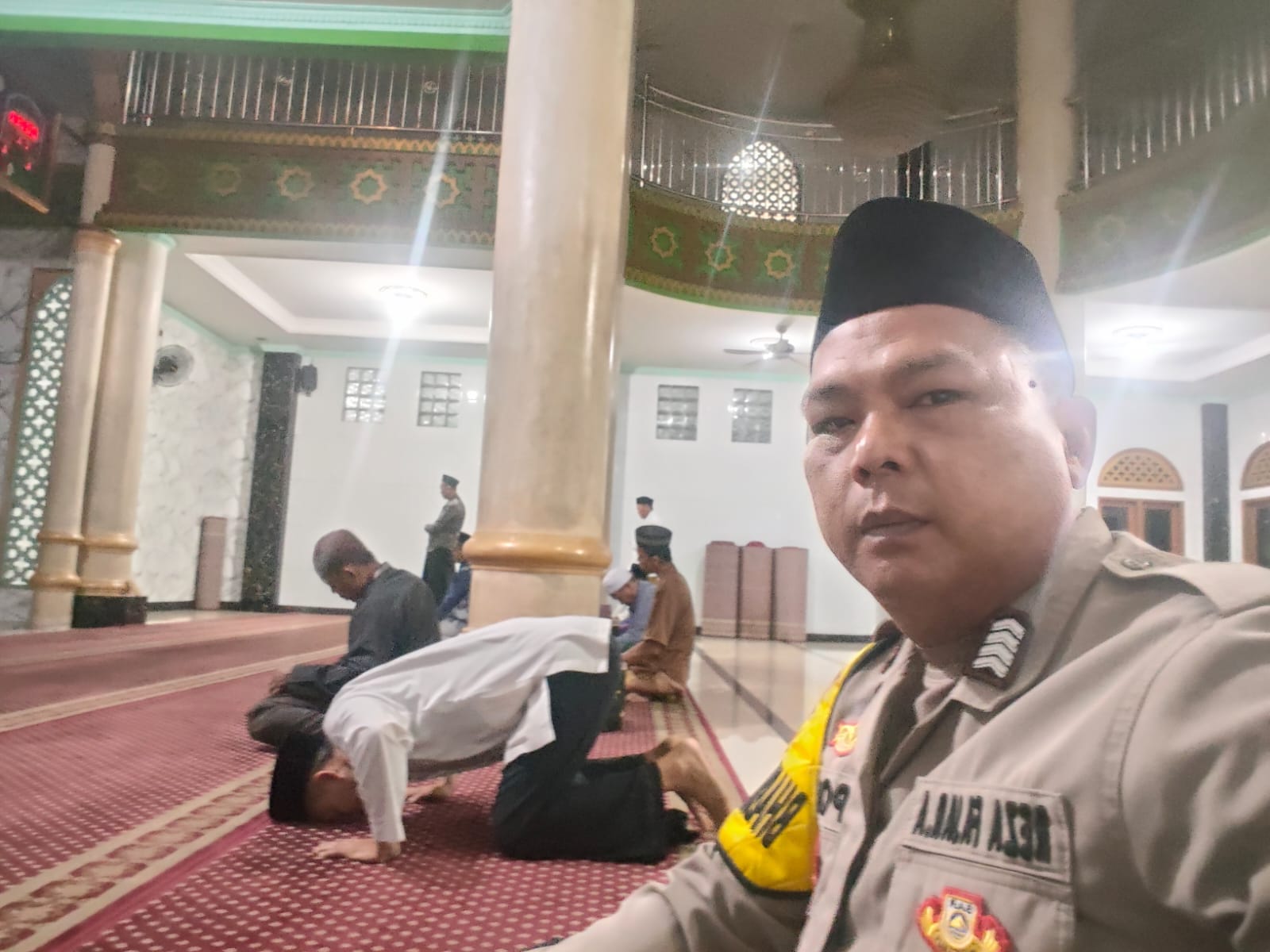 Bhabinkamtibmas Polsek Cikupa Laksanakan Subuh Keliling Bersama Warga Desa Bojong