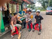 Program Warung Bhabinkamtibmas Polsek Cikupa Perkuat Kedekatan Polri dengan Masyarakat