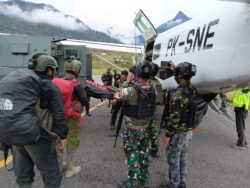 Petir Hantam Pos Satgas di Sinak Papua Tengah, Satu Prajurit Gugur dan Tiga Terluka Petir Hantam Pos Satgas di Sinak Papua Tengah, Satu Prajurit Gugur dan Tiga Terluka