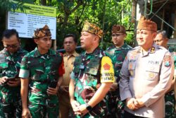 Tim Wasev Sterad TNI Melakukan Kunjungan Kerja Ke Lokasi Program TMMD Ke 128 di Desa Brabe Tim Wasev Sterad TNI Melakukan Kunjungan Kerja Ke Lokasi Program TMMD Ke 128 di Desa Brabe