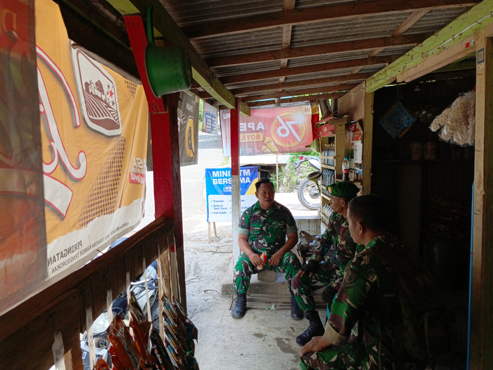 TMMD Ke-128 Kodim 0820/Probolinggo Tingkatkan Perekonomian Warga Desa Brabe TMMD Ke-128 Kodim 0820/Probolinggo Tingkatkan Perekonomian Warga Desa Brabe