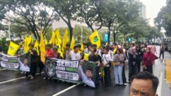 Ratusan Massa Gerakan Mahasiswa Merah Putih Kepung TVRI, Soroti Mafia Tanah dan Oligarki