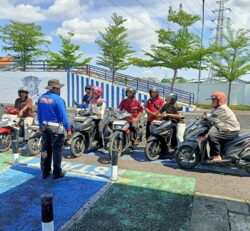 Dari SIM Hingga BPKB, Polantas Tuban Ubah Pinggir Jalan Jadi Ruang Edukasi