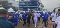 Menteri Agus Harimurti Tinjau Proyek Kapal Selam PT PAL Indonesia, Dorong Kemandirian Industri Pertahanan