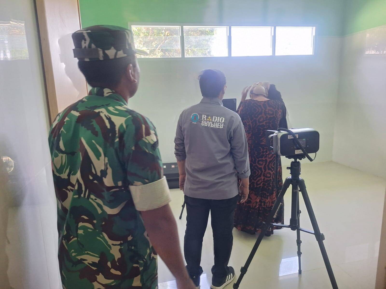 Skiring Mata Digital dan Pemberian Kacamata Dukung TMMD Ke-128 Kodim 0820/Probolinggo Skiring Mata Digital dan Pemberian Kacamata Dukung TMMD Ke-128 Kodim 0820/Probolinggo