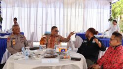 Wakapolda PBD Hadiri Aksi Makan Sumbang Bersama Jemaat dan Masyarakat di Sorong