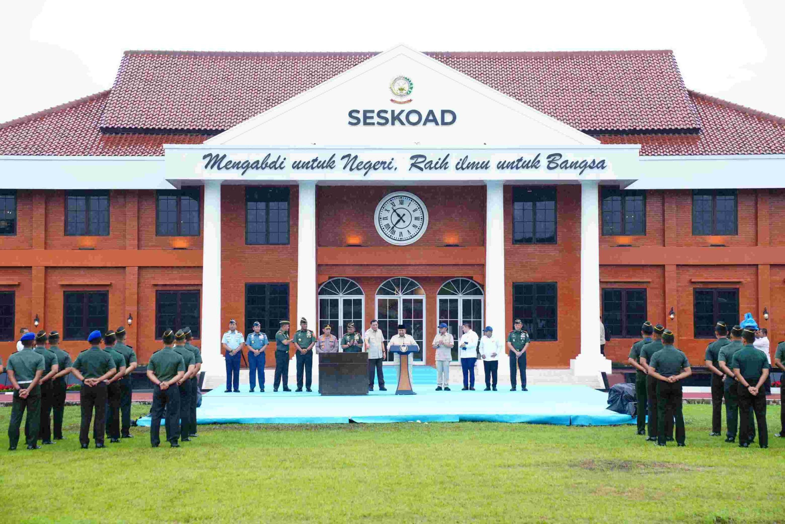 Panglima TNI Dampingi Presiden Prabowo Subianto Resmikan Museum dan Perpustakaan di Seskoad