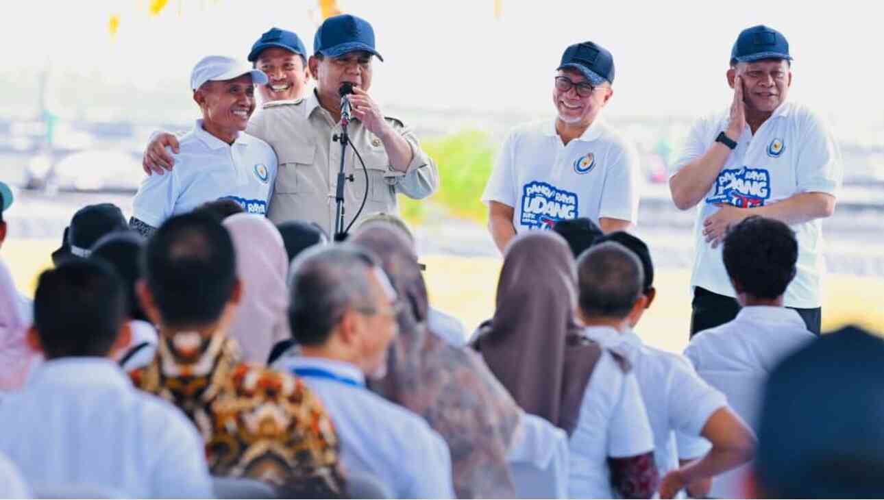 Dari Kebumen, Presiden Prabowo Tegaskan Kedaulatan Pangan dan Hentikan Kebocoran Kekayaan Negara Dari Kebumen, Presiden Prabowo Tegaskan Kedaulatan Pangan dan Hentikan Kebocoran Kekayaan Negara