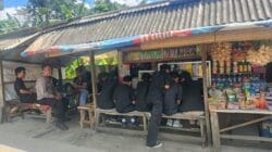 Bhabinkamtibmas Desa Sukanagara Sambangi Warga, Sampaikan Pesan Kamtibmas dan Sosialisasi Layanan 110 Bhabinkamtibmas Desa Sukanagara Sambangi Warga, Sampaikan Pesan Kamtibmas dan Sosialisasi Layanan 110