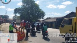 Personel Polsek Cikupa Gerak Cepat Urai Kemacetan di Pertigaan Pasir Gadung Personel Polsek Cikupa Gerak Cepat Urai Kemacetan di Pertigaan Pasir Gadung