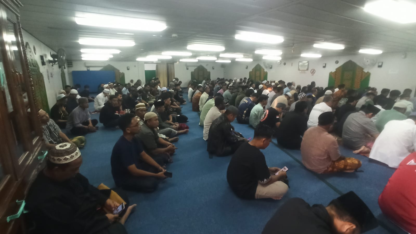 Diatas KM Dorolonda Crew Bersama Penumpang Gelar Sholat Id Bersama Penuh Khidmat: Selamat Hari Raya Idhul Adha 1447 Hijriah