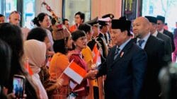 Bienvenue, Presiden Prabowo Subianto: Haru dan Bangga Diaspora Sambut Kepala Negara di Paris Bienvenue, Presiden Prabowo Subianto: Haru dan Bangga Diaspora Sambut Kepala Negara di Paris
