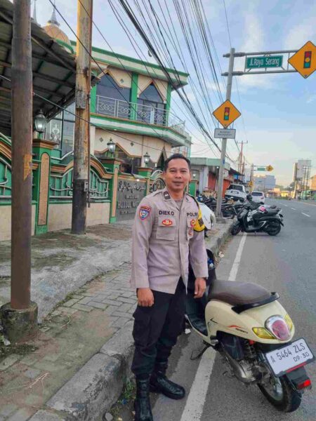 Polsek Cikupa Laksanakan Pengamanan Sholat Idul Adha 1447 H di Sejumlah Masjid