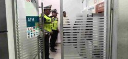 Kanit Binmas Polsek Cikupa Ajak Masyarakat Jaga Kondusifitas Lingkungan Bersama Polisi Kanit Binmas Polsek Cikupa Ajak Masyarakat Jaga Kondusifitas Lingkungan Bersama Polisi