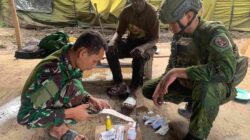 Humanis dan Responsif, Satgas Yonif 2 Marinir Obati Luka Warga di Pasir Putih Papua Tengah