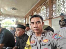 Bhabinkamtibmas Kelurahan Sukamulya Laksanakan Jumat Keliling dan Sampaikan Pesan Kamtibmas Bhabinkamtibmas Kelurahan Sukamulya Laksanakan Jumat Keliling dan Sampaikan Pesan Kamtibmas