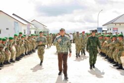 Menhan RI Tinjau Yonif TP 808/MM: Perkuat Pertahanan, Tegaskan Prajurit Tangguh untuk Papua Barat Maju Menhan RI Tinjau Yonif TP 808/MM: Perkuat Pertahanan, Tegaskan Prajurit Tangguh untuk Papua Barat Maju