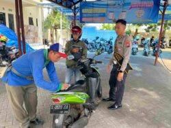 Wow! Polantas Tuban Menyapa, Warga Bisa Konsultasi SIM & STNK Langsung di Pinggir Jalan