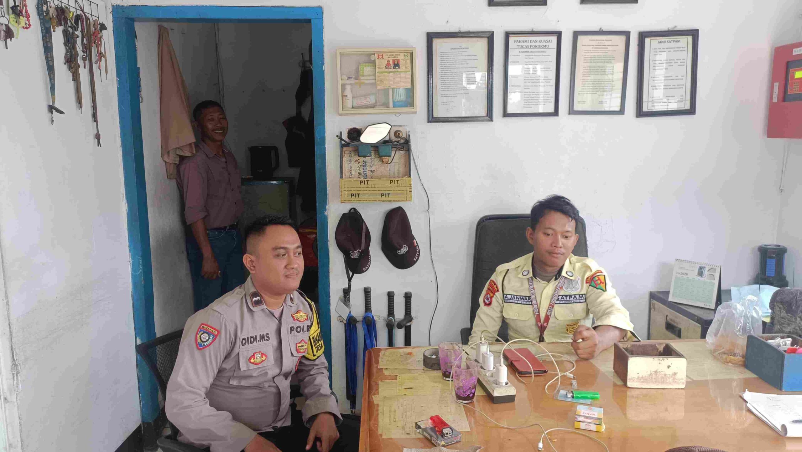 Bhabinkamtibmas Polsek Cikupa Perkuat Cooling System, Ajak Satpam PT HMI Jaga Kondusivitas Wilayah