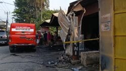 Polsek Cikupa Cek TKP Kebakaran Bengkel di Cikupa Sebabkan Satu Orang Meninggal