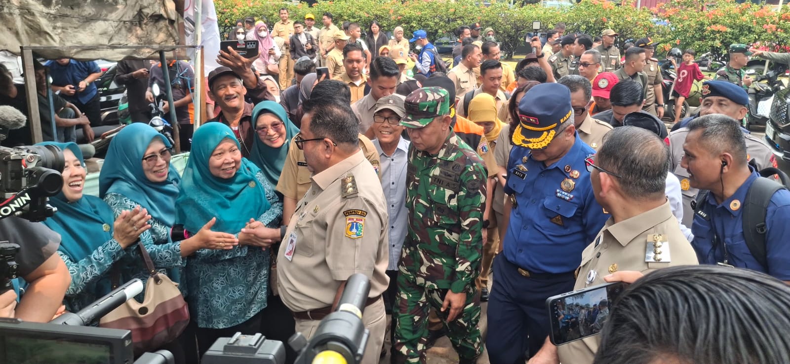 Ratusan Warga Masih Bertahan di Pengungsian, Pemprov DKI Pantau Langsung Dampak Kebakaran Pasar Jiung Kemayoran