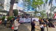 Mahasiswa Geruduk Kemendiktisaintek, Desak Audit Dugaan Korupsi Dana Rutin USN Kolaka