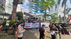 Mahasiswa Geruduk Kemendiktisaintek, Desak Audit Dugaan Korupsi Dana Rutin USN Kolaka