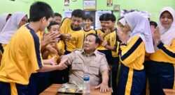 Dari Ruang Kelas SMPN 111 Jakarta, Cita-Cita Besar Menggema di Hadapan Presiden Prabowo Dari Ruang Kelas SMPN 111 Jakarta, Cita-Cita Besar Menggema di Hadapan Presiden Prabowo