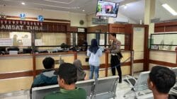 Ramai Sejak Pagi, Program Polantas Tuban Bikin Warga Antre Tanya Soal SIM dan STNK