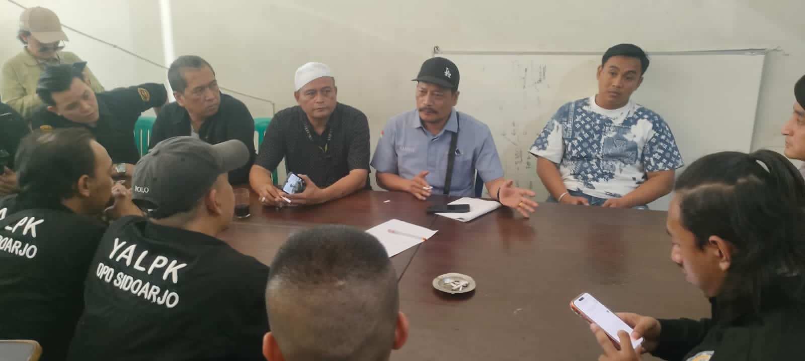 YALPK Datangi KSP Kemuning Mitra Persada di Sidoarjo, Soroti Dugaan Cara Penagihan yang Dikeluhkan Nasabah