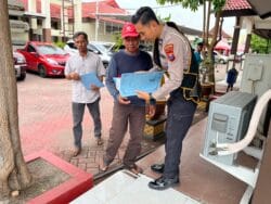 Ramai Sejak Pagi, Polantas Tuban Dikerubungi Warga yang Bingung Urus SIM dan BPKB
