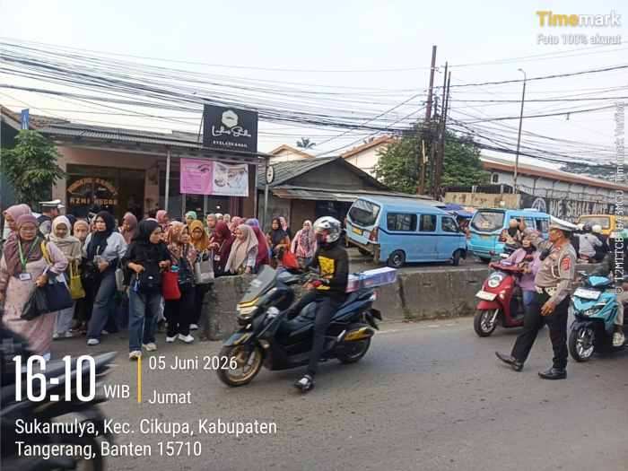 Personel Polsek Cikupa Laksanakan PECAK Sore Hari, Arus Lalu Lintas Tetap Ramai Lancar dan Terkendali