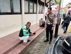 Warga Tuban Antusias! Polantas Tuban Turun Jalan Bantu Urus SIM, STNK, BPKB Warga Tuban Antusias! Polantas Tuban Turun Jalan Bantu Urus SIM, STNK, BPKB