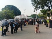 Aksi JSKK Ke-911 di Depan Istana, Payung Hitam Kembali Gaungkan Tuntutan Keadilan HAM