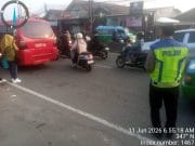 Personel Polsek Cikupa Laksanakan Pengaturan Lalu Lintas Pagi, Wujudkan Kamseltibcar di Jam Sibuk