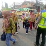 Personel Polsek Cikupa Laksanakan PECAK Sore Hari, Wujudkan Kelancaran Arus Lalu Lintas di Jam Sibuk