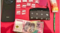 Modus Baru Pengedar Sabu di Lumbang Terbongkar, Paket Narkoba Diselipkan pada Ikatan Gorden Modus Baru Pengedar Sabu di Lumbang Terbongkar, Paket Narkoba Diselipkan pada Ikatan Gorden