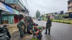 Semangat Gotong Royong, Kodim 1710/Mimika Bersihkan Lingkungan Bersama Masyarakat