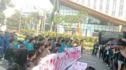 BEM Persatuan Indonesia Geruduk Monas, Tuntut Evaluasi Total Program MBG