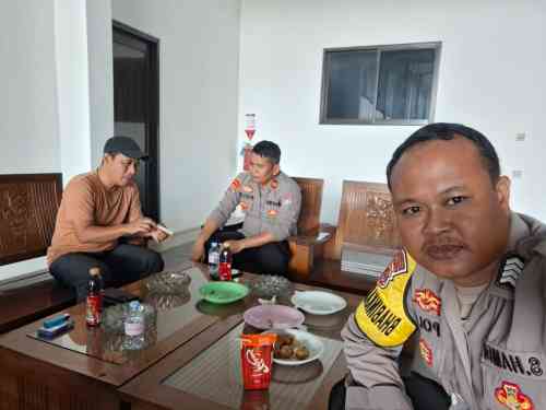 IPTU Mahdi Dampingi Bhabinkamtibmas Sambang Ketua LPM Desa Cikupa, Perkuat Sinergi Kamtibmas dengan Tokoh Masyarakat