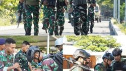 Latihan Halang Rintang, Prajurit Kodaeral XIV Sorong Siap Hadapi Berbagai Dinamika dan Tantangan Dalam Penugasan Latihan Halang Rintang, Prajurit Kodaeral XIV Sorong Siap Hadapi Berbagai Dinamika dan Tantangan Dalam Penugasan