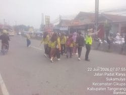 AIPTU Sapudin Laksanakan Pengaturan Lalu Lintas Pagi, Wujudkan Kamseltibcar Lantas di Jalur Columbus Cikupa